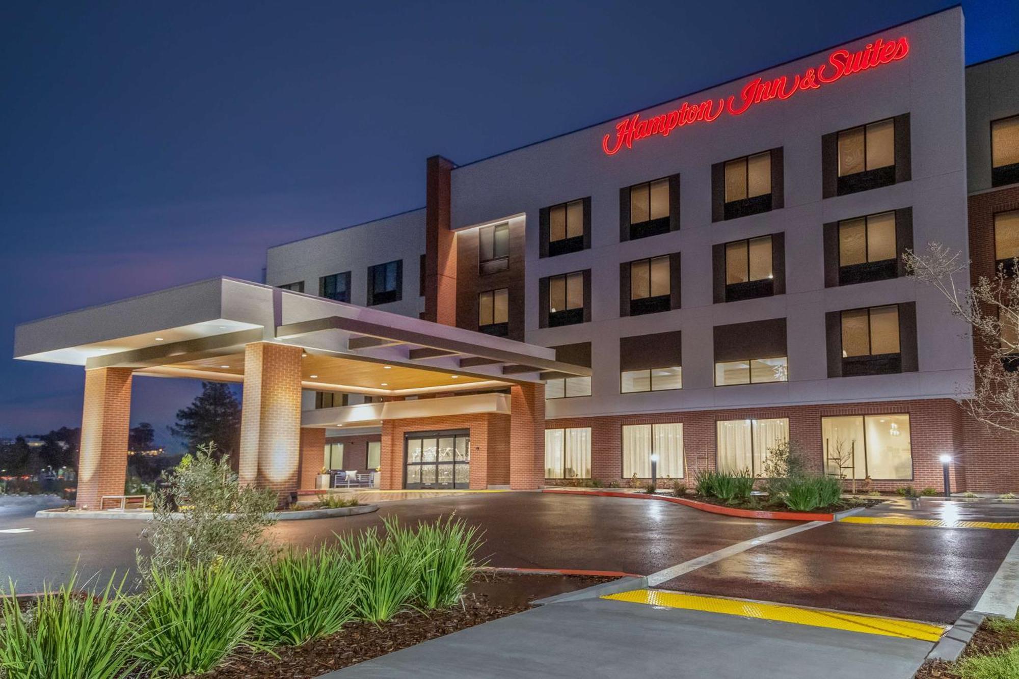 Hampton Inn & Suites Santa Rosa Sonoma Wine Country Dış mekan fotoğraf